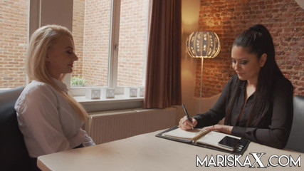 Mariska x: Sex therapy for blond slut Elizabeth