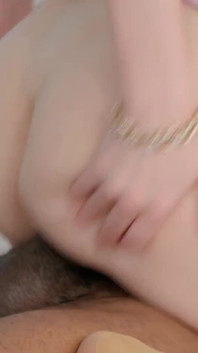 Scarlett Jones, toujours sexy