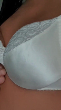 Reggiseno in pizzo bianco e raso anni '90