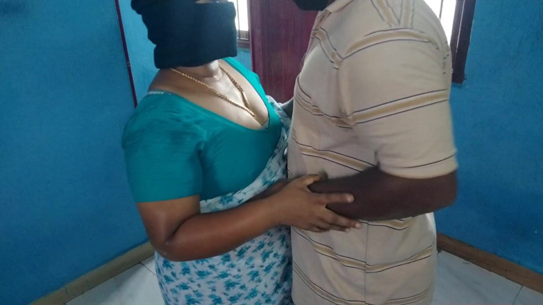 Benita sweety: Cylinder Delivery Boy Hot Sex with Stepaunty