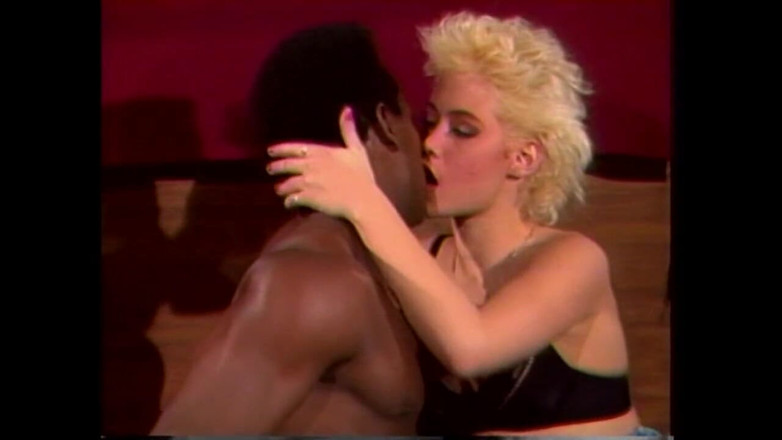 Black Sinner: Blonde Geile MILF Lutscht Einen Großen Schwarzen Harten Schwanz, Bevor...