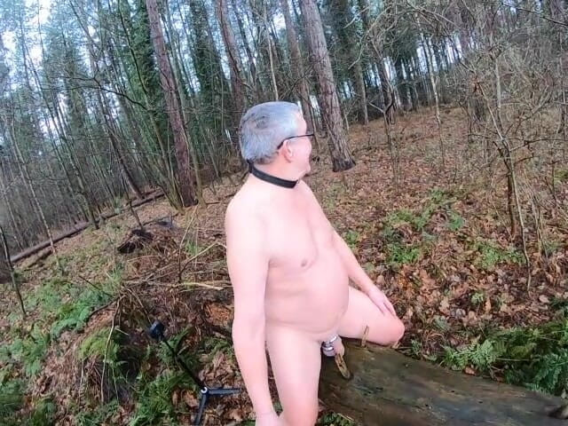 Andy: Dildo w lesie 2