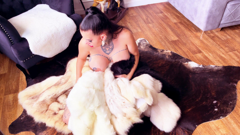 MissAlessaMilano: 毛皮にムラムラしている