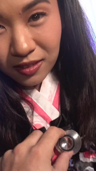 Kimmy Kimm is een schattige sperma-liefhebbende stagiair