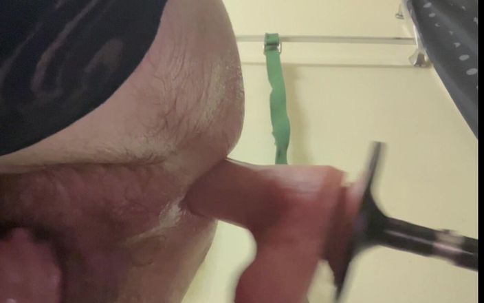 Kate Cummings: Ten 10-calowy dildo sprawia, że mam krem