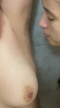 우리의 언어는 겨드랑이의 가장 깊은 비밀을 탐구합니다