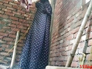 Villagesex91: Bhabi mặc váy đen làm tình
