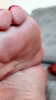 Exploring an Giantess's Body