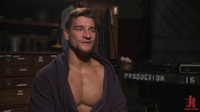 Kink Men Classics: Straight Hunk Jordan Boss bezlitośnie pobity i made to cum