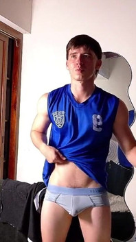 Esportista Musculoso de Cueca Quentinha