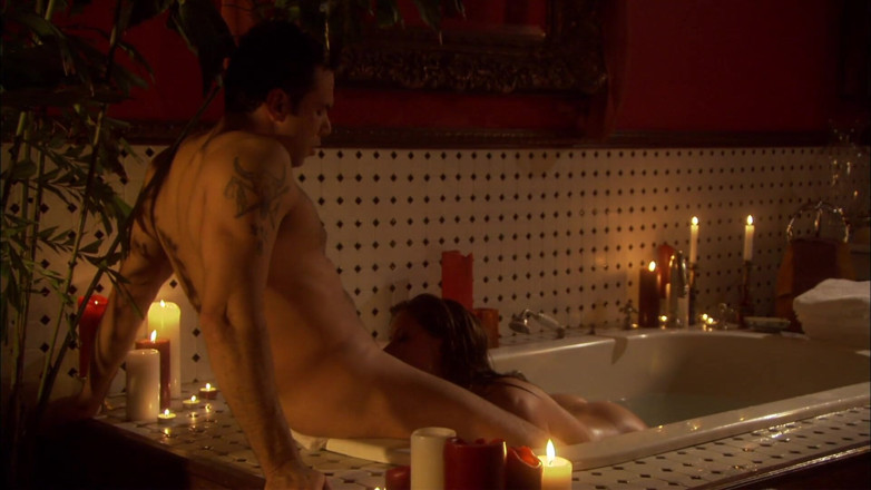 Tight little babes: Morena tetona teniendo sexo apasionado con su ex novio