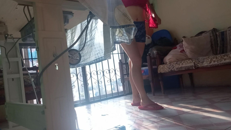 Martin13: 나는 그녀의 아파트로 아주 천천히 걸어 가서 그녀의 젖탱이를 만지고 비디오를 녹화하는 것을 발견한다.