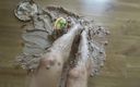 Monica Crush: Menghancurkan kue telanjang