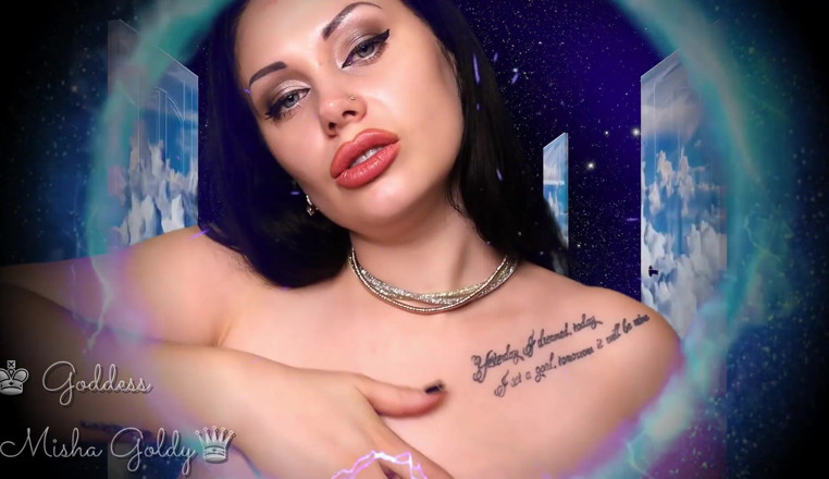 Goddess Misha Goldy: 撫でたり、私がやりたいことをすべてやるときは、私とのアイコンタクトが必要です!