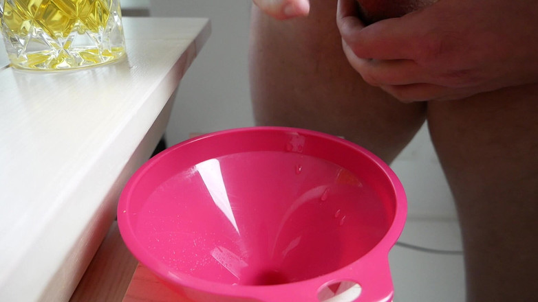 PeopleNeedCum: Io e il mio imbuto!