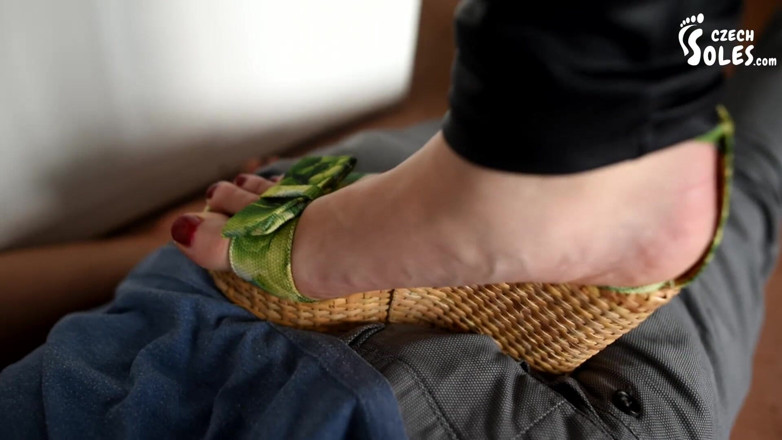 Czech Soles - foot fetish content: रौंदना, पैर मारना और पूजा करना