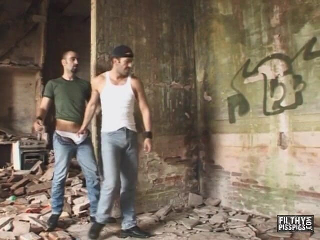 Filthy Piss Pigs: Croazieră pentru pișat și spermă