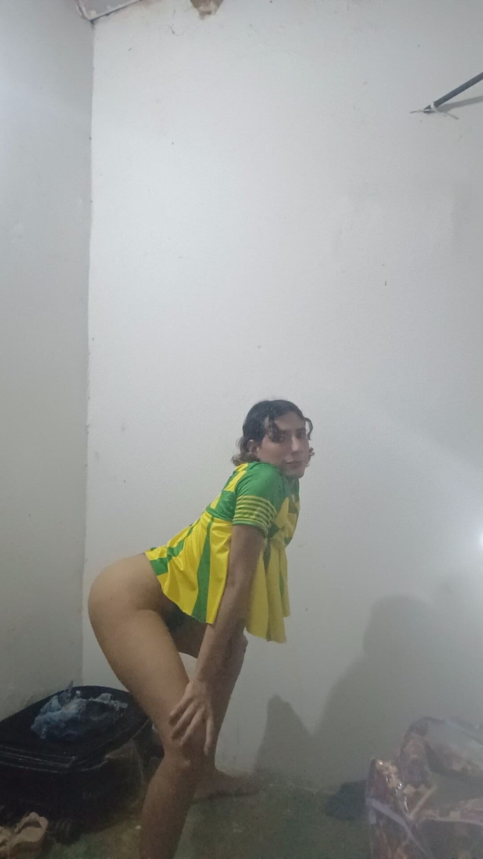 Femboy from Colombia: Un buon garotas per fare i loro passi