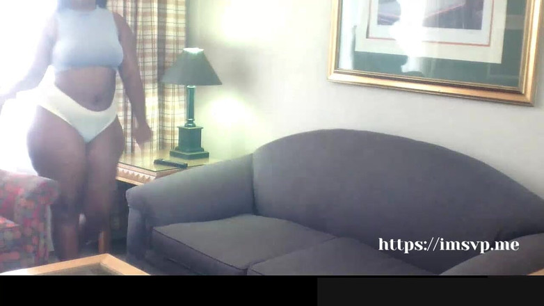 Big black clapping booties: 穿着紧身短裤，对着我令人难以置信的屁股撸管，第102集