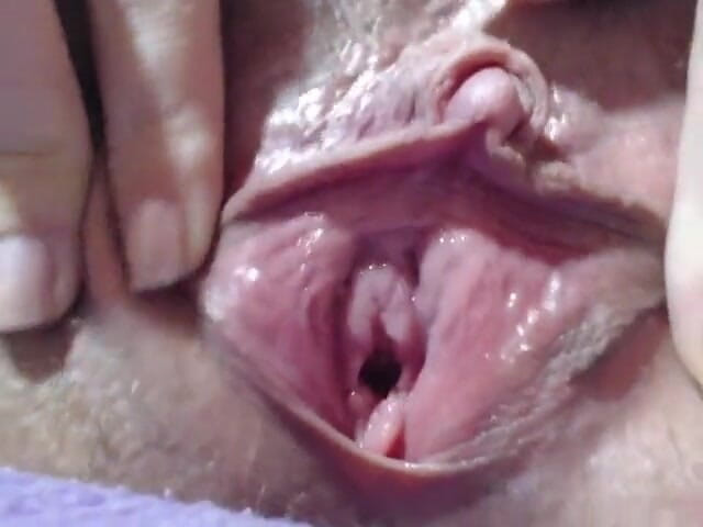 Cuteblonde666: Remaja amatir masturbasi klitoris besar dan orgasme