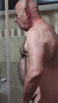 Nakukování Toma ve sprše s Garabasem a Olprem