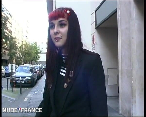 La France a Poil: Sonia la ribelle emo si scioglierà sotto i colpi di...