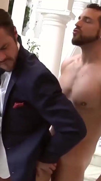 MENATPLAY - Latino Enzo Rimenez rucha dobrze dopasowanego biznesmena