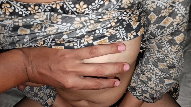 Hot Sudipa: 남친에게 따먹히는 18살 벵골의 아름다운 발정난 마을 소녀.