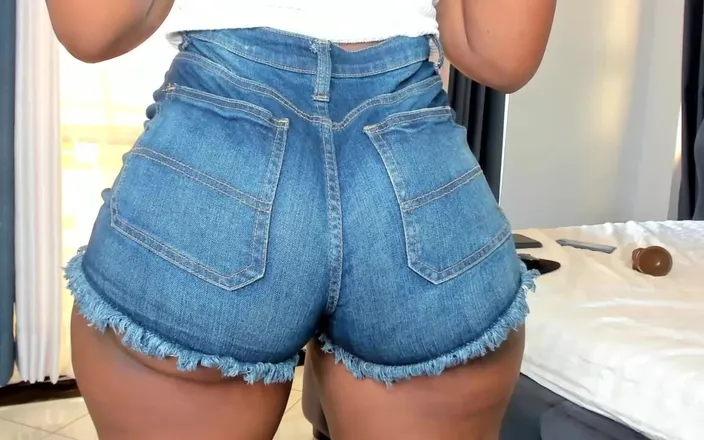 Perfect black ass: Jack off to my perfect black ass wiggling in booty...