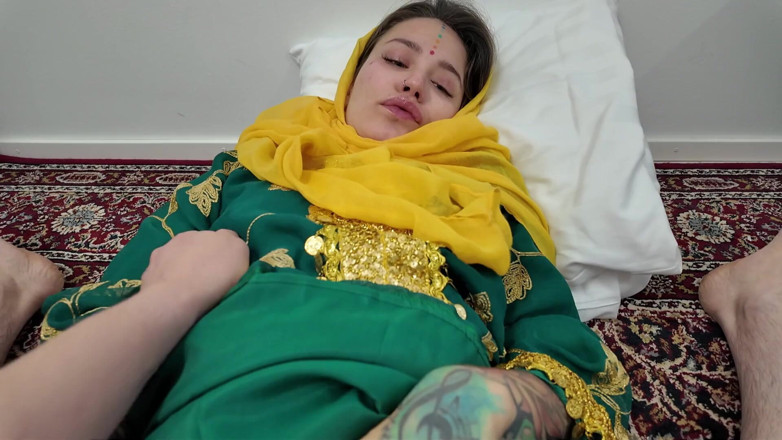 Amateur Homemade Porn: Hijab- meia-irmã afegã fodida duro por meio-irmão com tesão