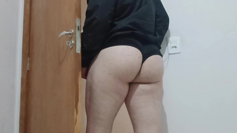 amateurbrazilian: Sto mostrando il mio sedere in cambio di un iPhone
