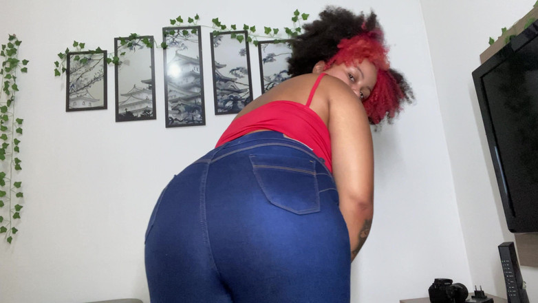 Cutiepiie Chubby: BBW Soda Burp and Fart on Tight Jeans