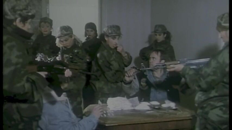 pornitaliangraffiti: Dwie cipki dostają porządne ruchanie