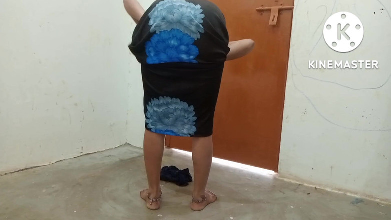 Ankurpriya000: Hintli üvey anne gece temizlikte ev yapımı porno radarını gösteriyor priya...