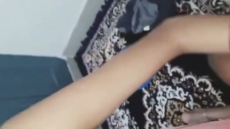 Kavita69: 新婚热辣人妻的最佳口交