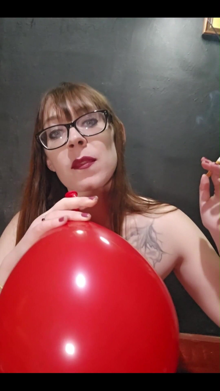 MistressThrope: Balloons and Smoking