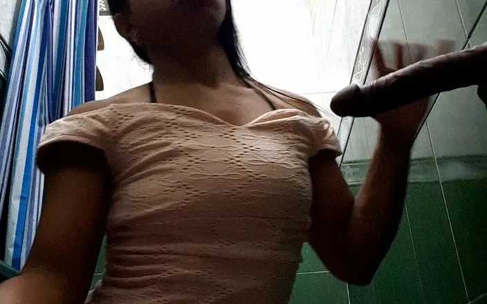 Barbychocolat: Beautiful Girl Sucks Dick