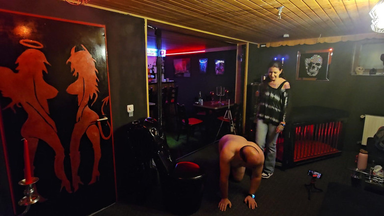 Femdom-Team-German: Můj otrok na půjčku už není můj otrok na půjčky,...