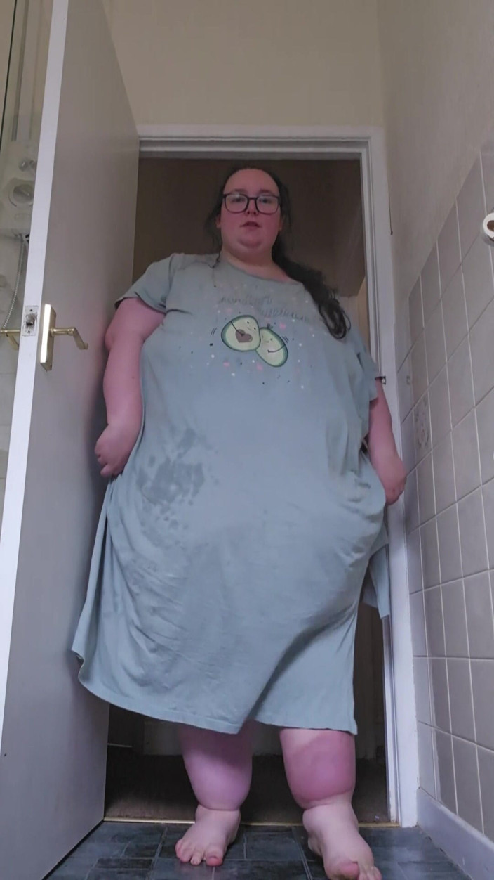 SSBBWLadyBrads: Ssbbw dev sana doğru yürüyor