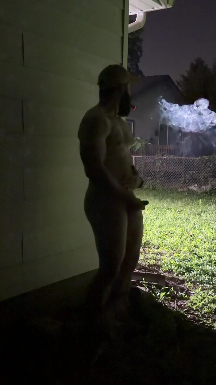 mascbeef95: Backyard Cigar, Cum and Piss