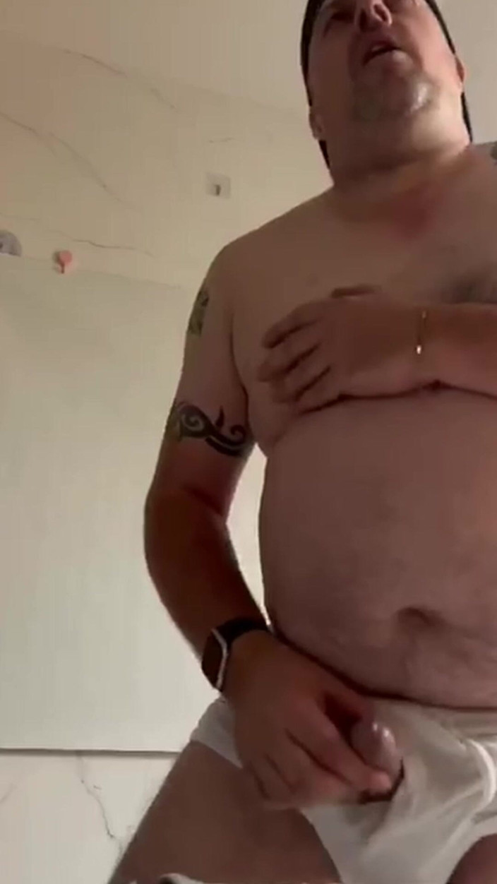 uktattooedchub74: În strâmte whities mă masturbez și am orgasm
