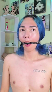 Vaše submisivní Sissygives Ty kouříš
