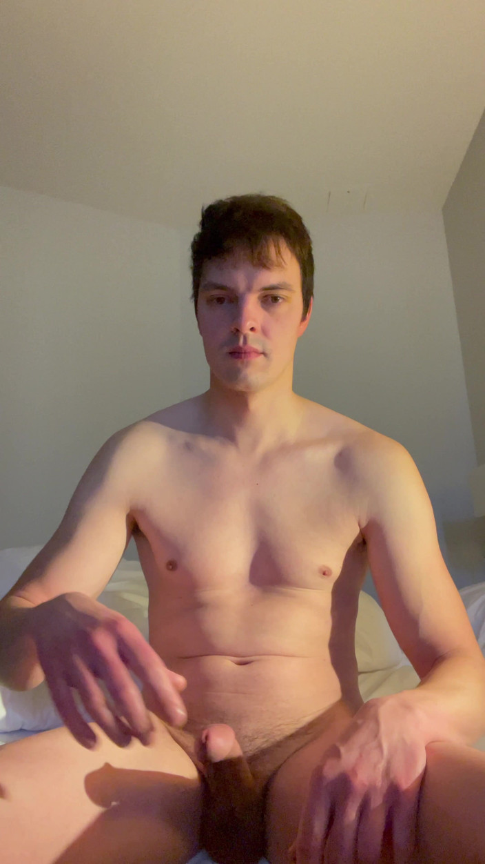 Riiddeerr: Niemiecka facet masturbuje się na łóżku