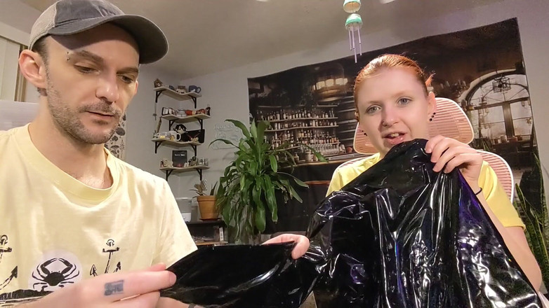 Sin Spice by Sophia Sinclair and Jasper Spice: 위시리스트 선물 9 - 빨간 코르셋과 블랙 비닐 드레스 언박싱과 자위