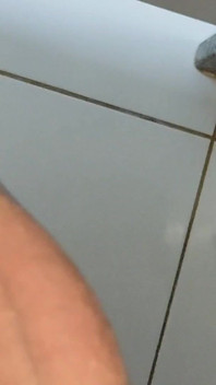 Grote misvormde pik met hobbelige eikel.