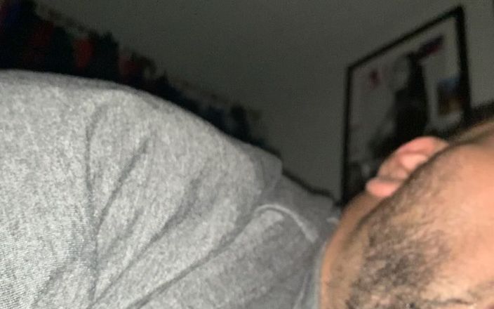 SloppyToppy: Il mio amico etero mi chiede un salivoso bagnato