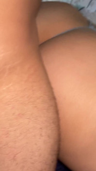 거대한 엉덩이를 가진 마누라의 친구가 따먹히게 해줘
