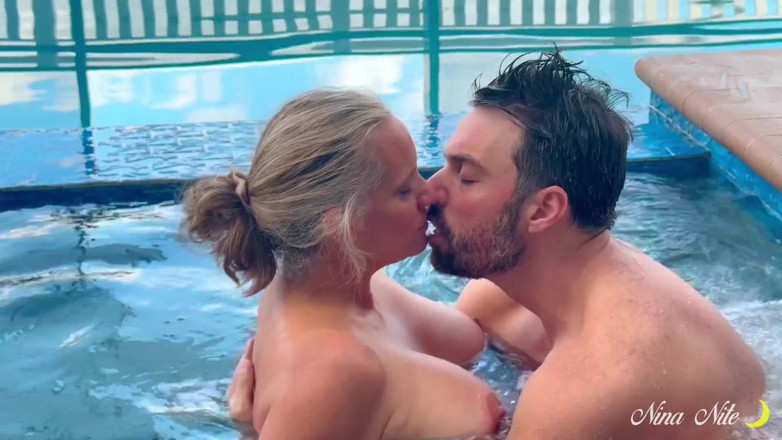 Nina Nite: Nina Nite Has Lots of Wet Fun!