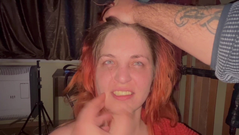 Elena917: Ohrfeigen, pOV, blowjob, sperma auf die haare, squirting