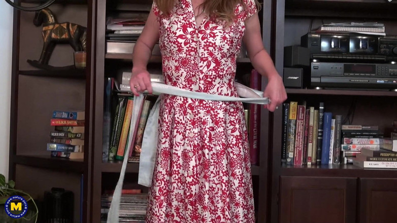 Mature NL: Sexy Americká Žena V Domácnosti Olivia Johnson Si Hraje Se Svou...